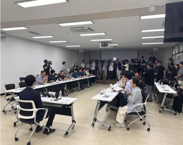 부산시, 추석 연휴 안전관리 마쳐… 북항친수공원 상어 구조·방류 추진 기사 이미지