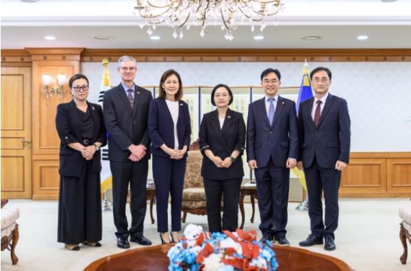 한성숙 국무총리,'미셸 스틸' 주한미국대사 접견