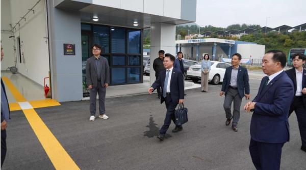 육동한 춘천시장, 시내버스 노선개편 첫날 운행 현장 점검 기사 이미지
