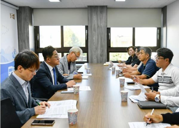 이기형 김포시장, 건설기계 사업자협의회 임원진과 정담회 가져 기사 이미지