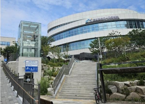 의정부도시교육재단, 청각장애인과 함께 차와 꽃으로 마음을 나누다 기사 이미지