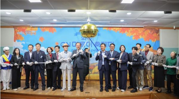 주민과 함께 물드는 가을... 유동균 마포구청장, ‘동 축제’방문 기사 이미지