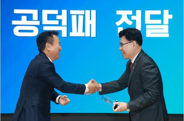 제42대 이동옥 충청북도 행정부지사 이임 기사 이미지